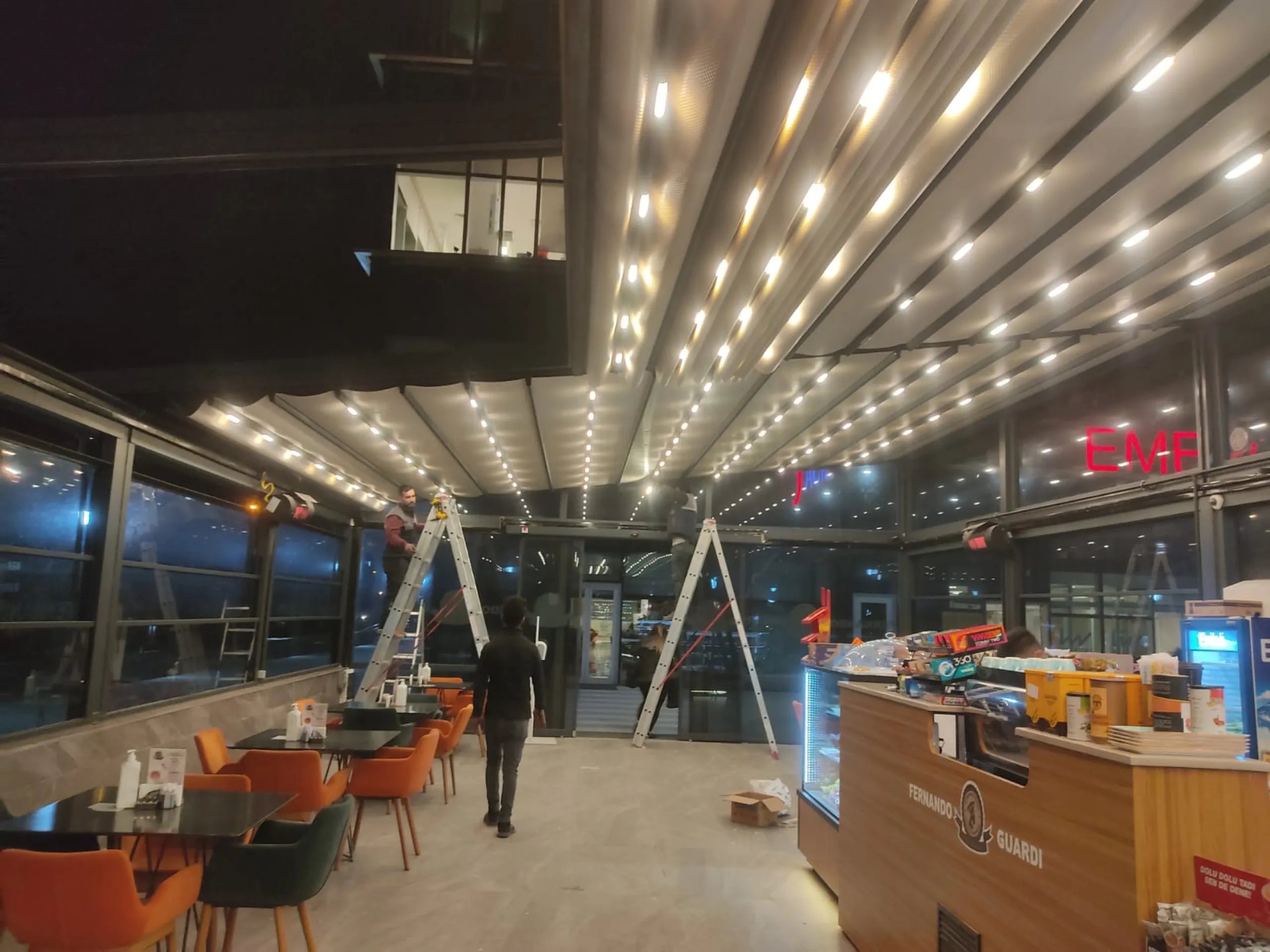 Liw Hospital – Pergole, Giyotin Cam ve Fotoselli Kapı Projesi